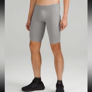 Lululemon Athletica running short   Senseknit